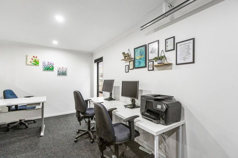 Photo of property in 8b Lynette Place, Mangere, Auckland, 2022