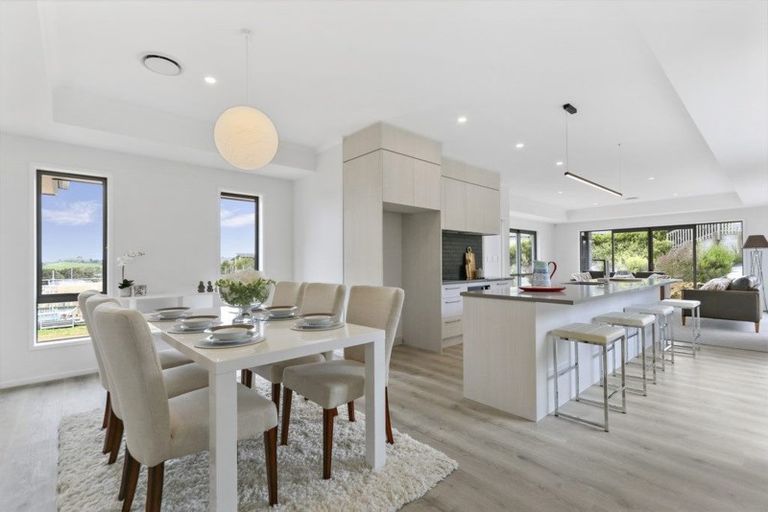 Photo of property in 128 Lisle Farm Drive, Pukekohe, 2120