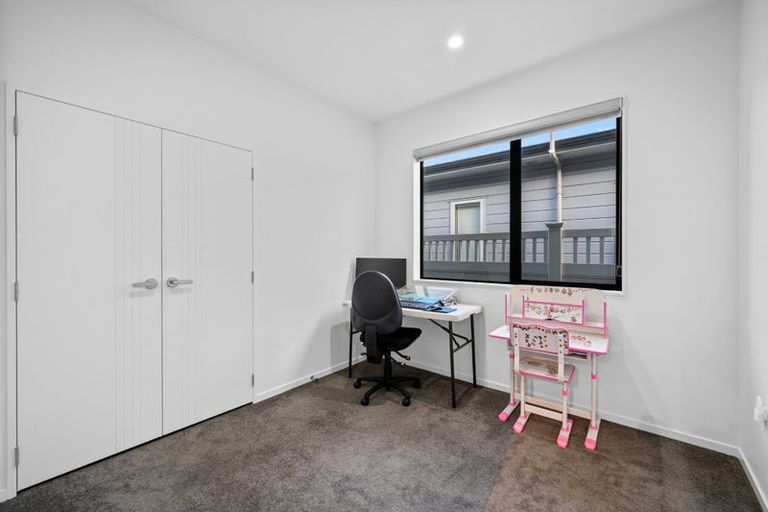 Photo of property in 42 Holcroft Street, Papakura, 2110