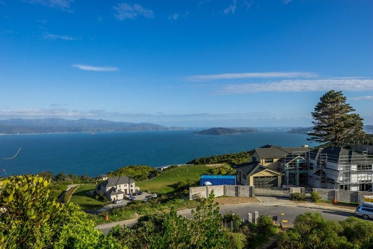 Photo of property in 111 Black Rock Road, Newlands, Wellington, 6037