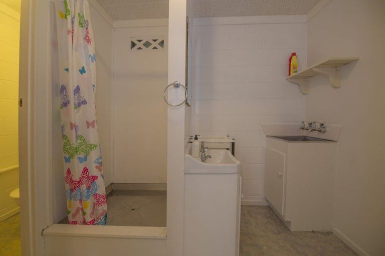 Photo of property in 23 Merchant Avenue, Te Atatu South, Auckland, 0610