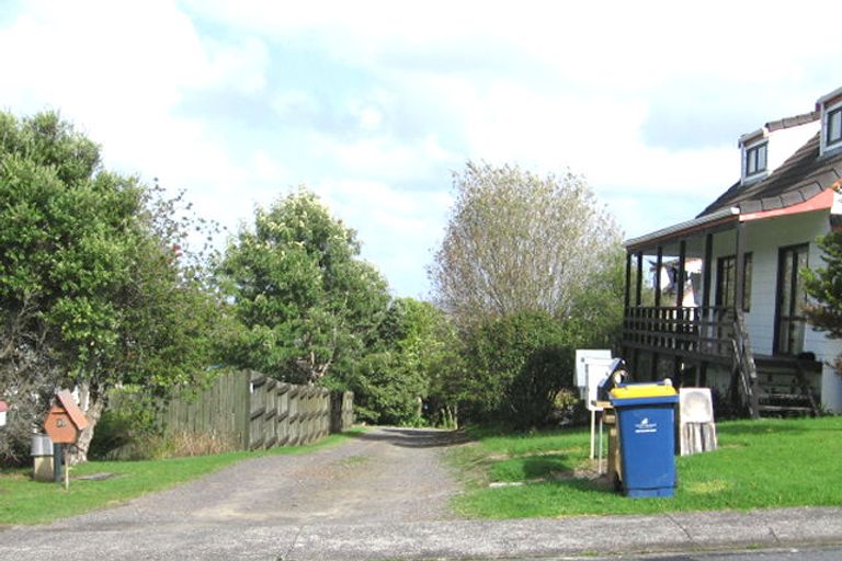 Photo of property in 28 Cyclarama Crescent, Massey, Auckland, 0614