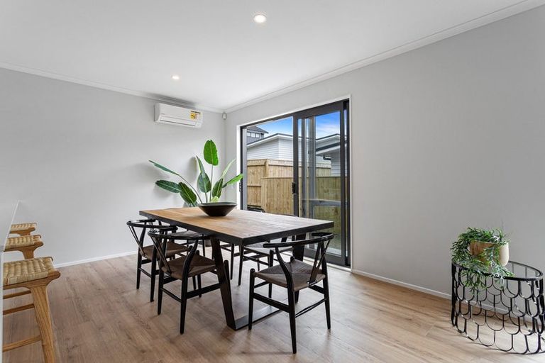Photo of property in 11 Taikura Avenue, Red Beach, 0932