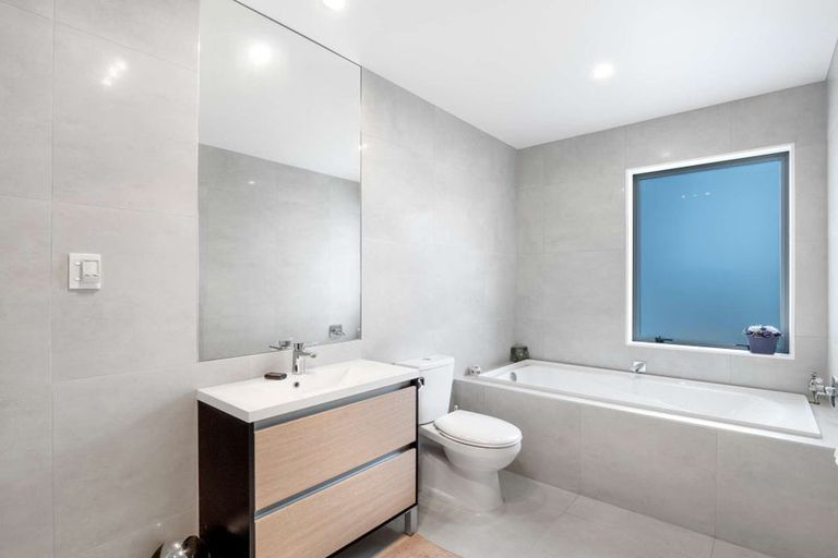 Photo of property in 3 Taikura Avenue, Red Beach, 0932