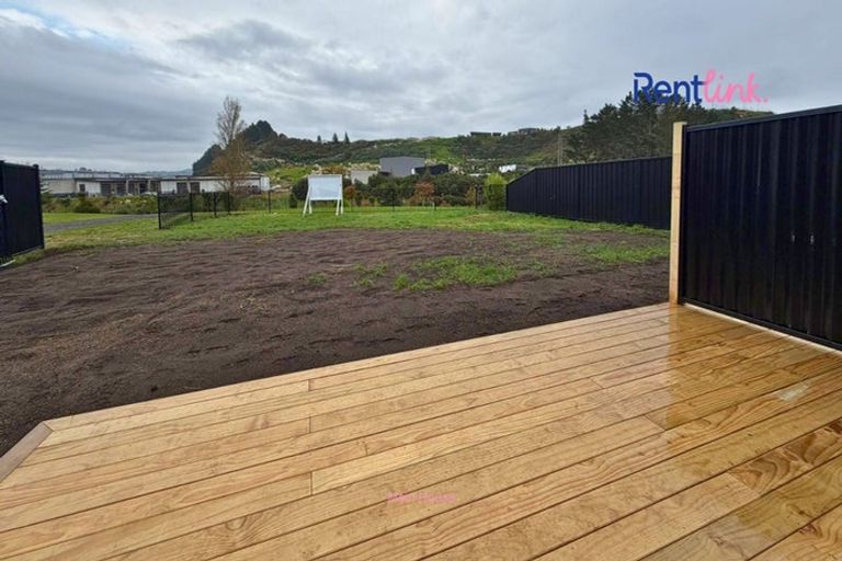 Photo of property in 85a Awataha Crescent, Pyes Pa, Tauranga, 3110