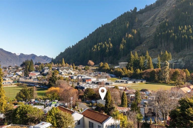 Photo of property in 10 Boundary Street, Arrowtown, 9302