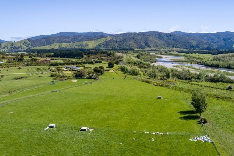 Photo of property in 50 Flax Cutter Lane, Woodside, Greytown, 5794