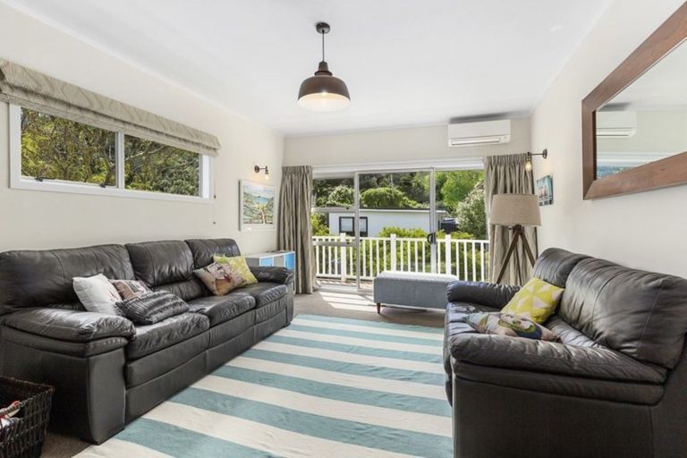 Photo of property in 20 Melbourne Road, Island Bay, Wellington, 6023