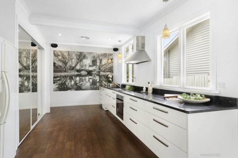 Photo of property in 20 Raumati Terrace, Khandallah, Wellington, 6035