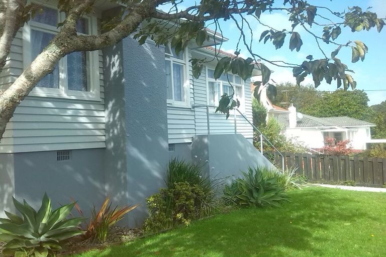 Photo of property in 195 Tukapa Street, Westown, New Plymouth, 4310