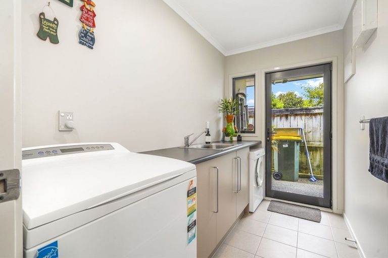 Photo of property in 90 Saint James Drive, Huntington, Hamilton, 3210