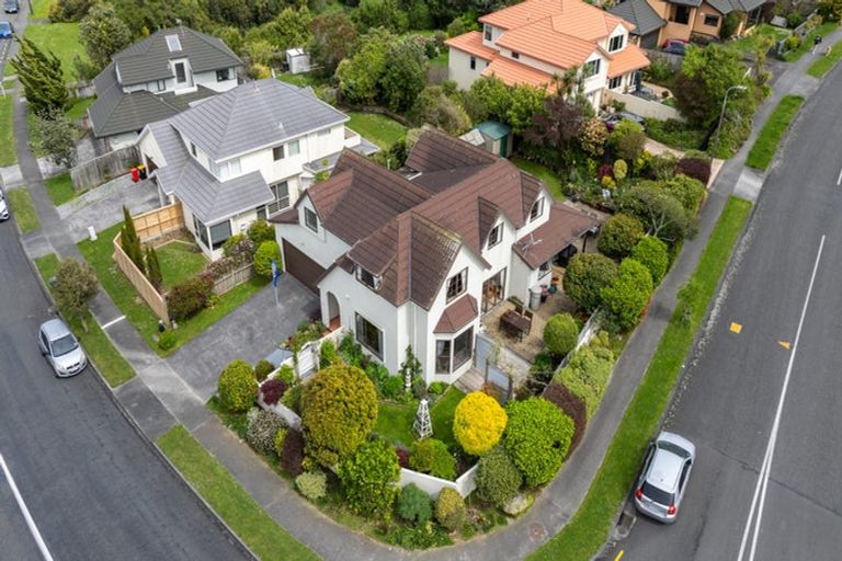 Photo of property in 158 Westchester Drive, Churton Park, Wellington, 6037