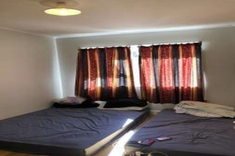 Photo of property in 33 Redwood Drive, Massey, Auckland, 0614