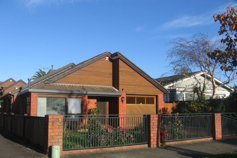 Photo of property in 2/88 Hautana Street, Woburn, Lower Hutt, 5010