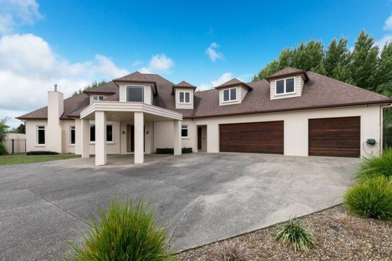 Photo of property in 8 San Clemento Way, Rototuna, Hamilton, 3210