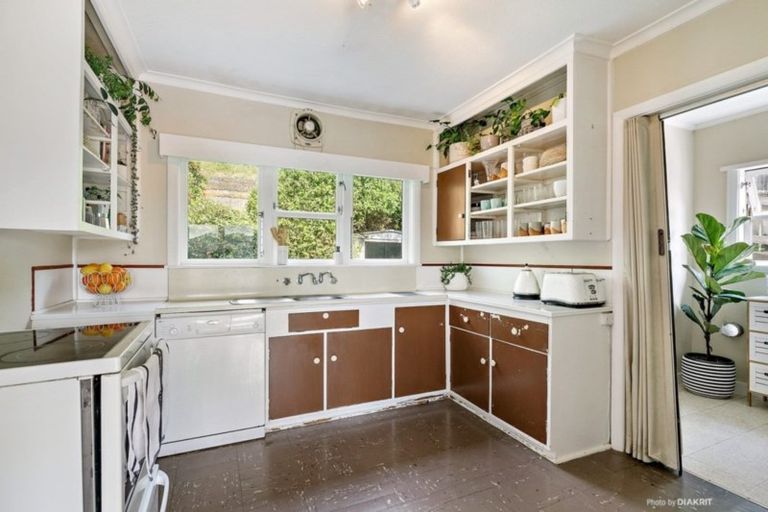 Photo of property in 51 Chesterton Street, Johnsonville, Wellington, 6037