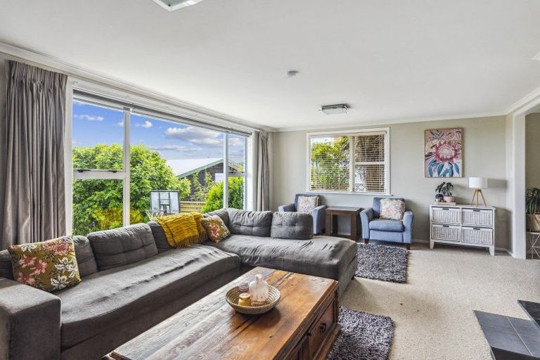Photo of property in 51 Kakariki Grove, Waikanae, 5036