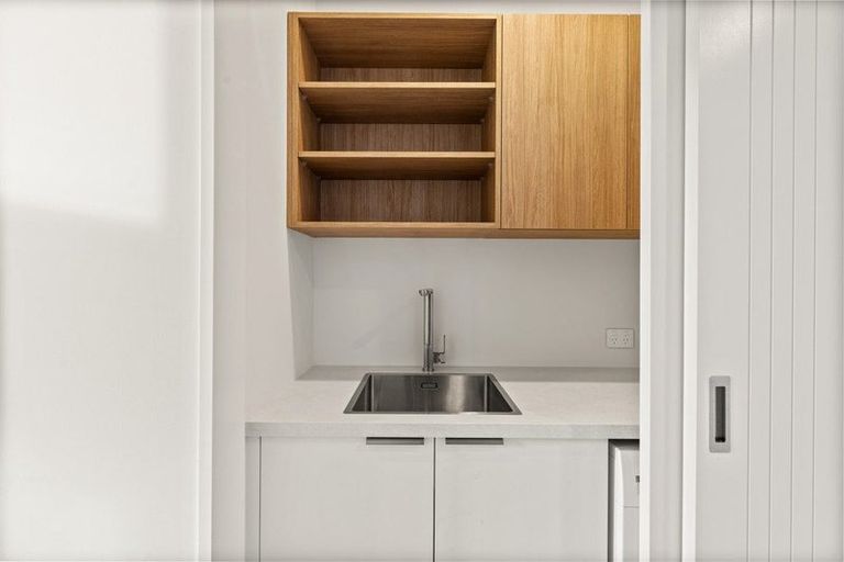 Photo of property in 1/1 Hebe Lane, Northwood, 8051