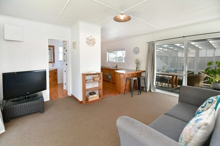 Photo of property in 2b Iris Street, Snells Beach, 0920