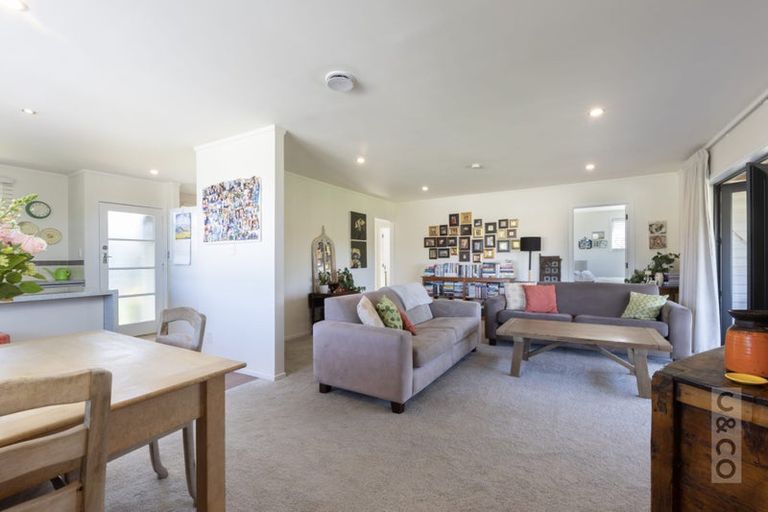 Photo of property in 33 Maude Street, Riverhead, 0820