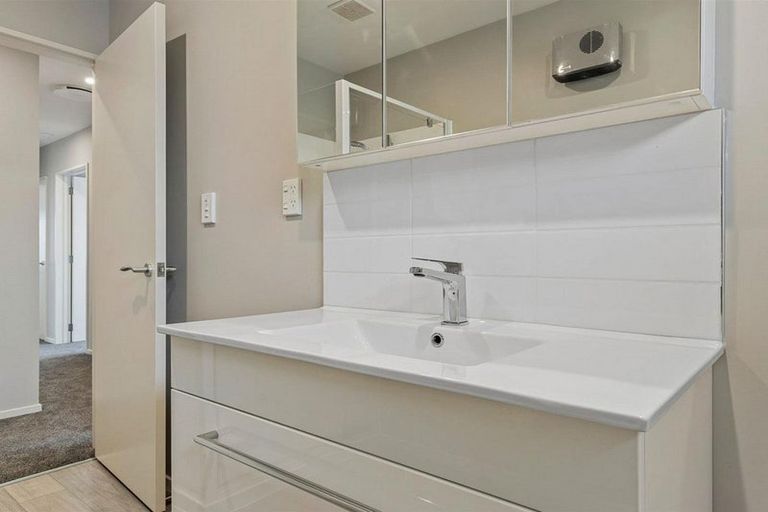 Photo of property in 2/150 Aldwins Road, Phillipstown, Christchurch, 8062