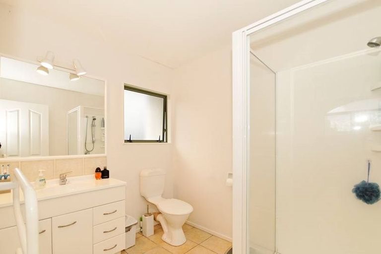 Photo of property in 151e Colwill Road, Massey, Auckland, 0614