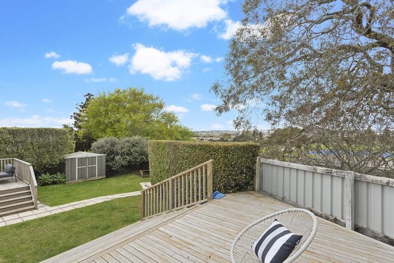 Photo of property in 160 Ennis Avenue, Pakuranga Heights, Auckland, 2010