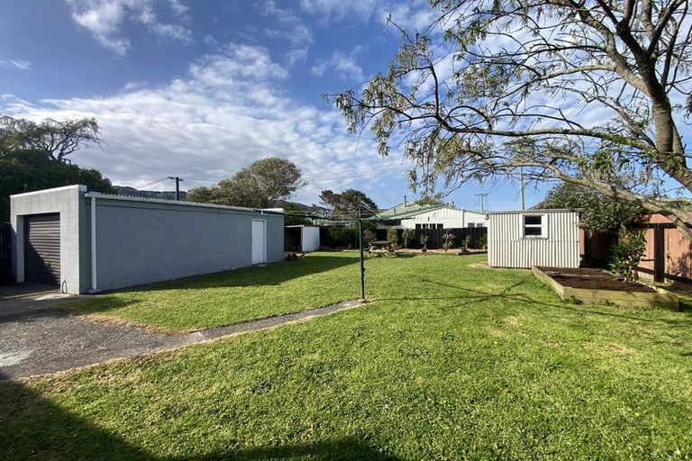 Photo of property in 99 Hewer Crescent, Naenae, Lower Hutt, 5011