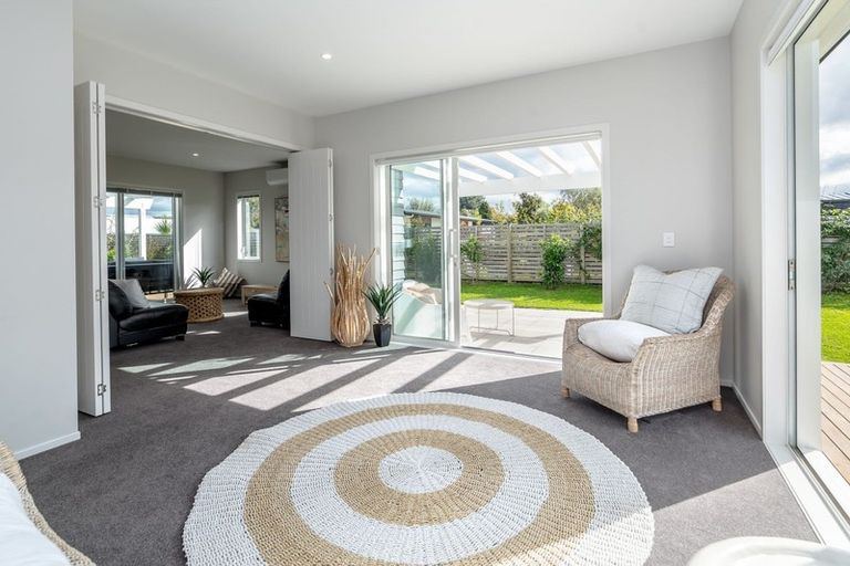 Photo of property in 9 James Kidd Place, Greytown, 5712