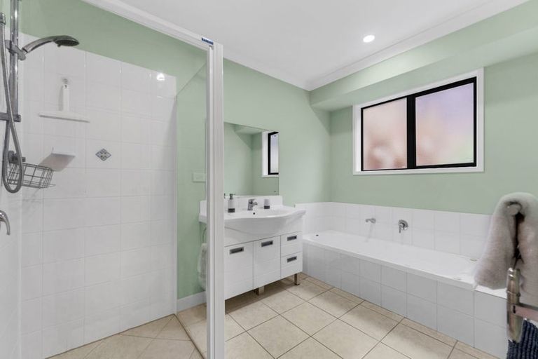 Photo of property in 14 San Carlo Court, Henderson, Auckland, 0612
