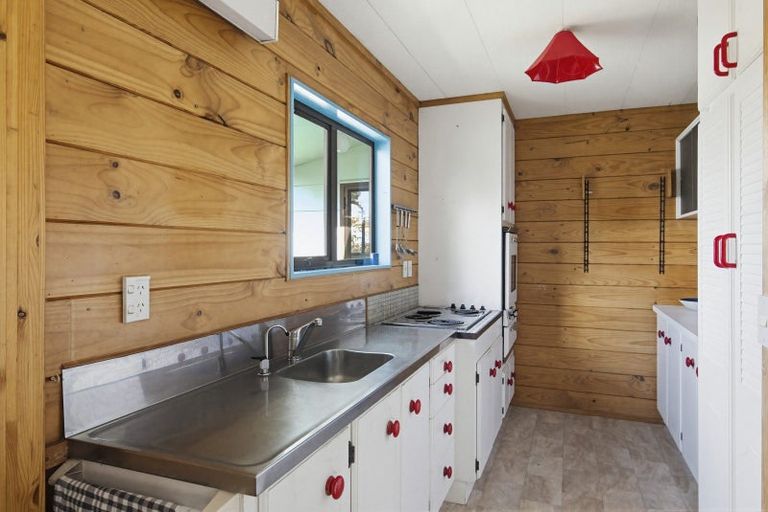 Photo of property in 8 Duncan Street, Waikawa Beach, Manakau, 5573