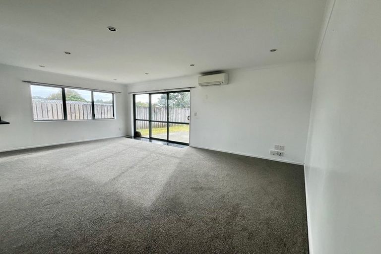 Photo of property in 10 Trillick Place, Tuakau, 2121