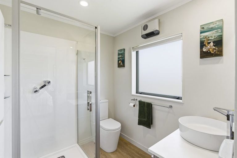 Photo of property in 100 Milne Drive, Paraparaumu, 5032