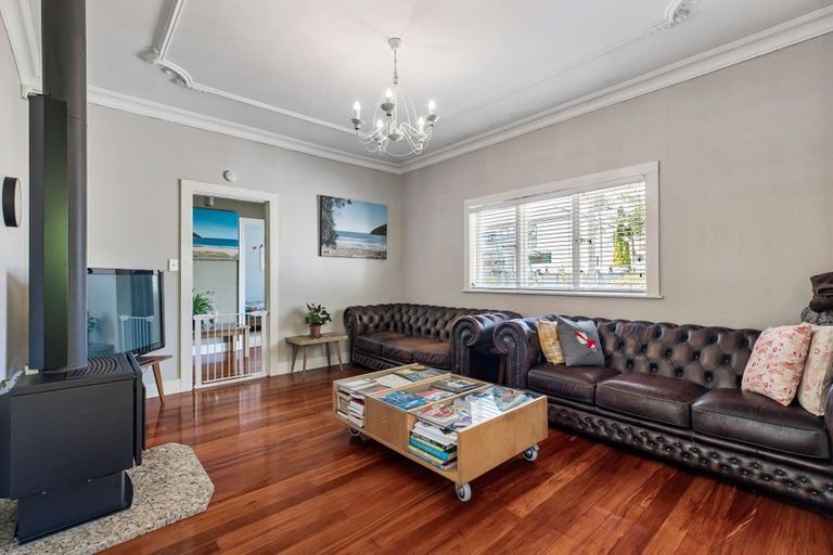 Photo of property in 1a Sherwood Avenue, Te Atatu South, Auckland, 0610