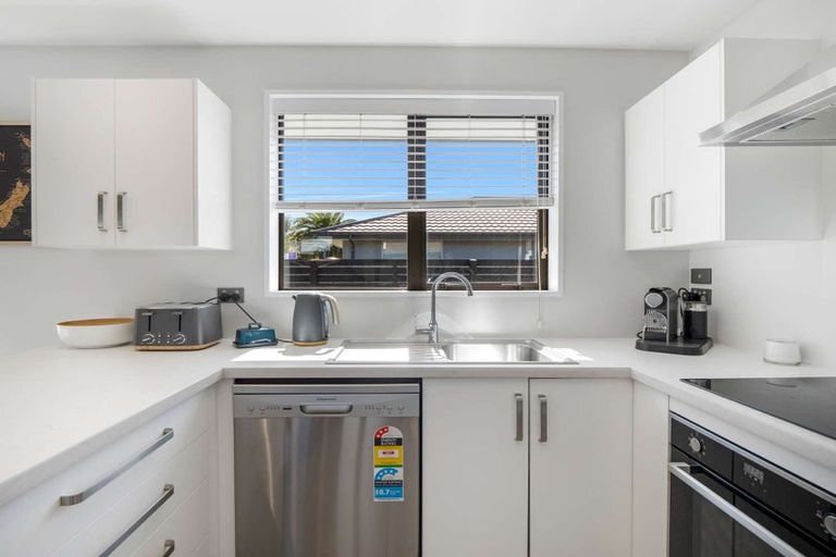 Photo of property in 2/96 Palmers Road, New Brighton, Christchurch, 8083