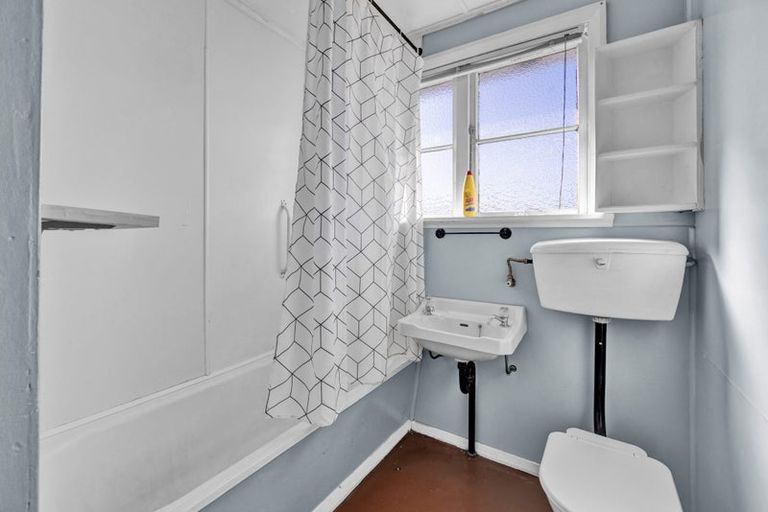 Photo of property in 2 Waihi Road, Hawera, 4610