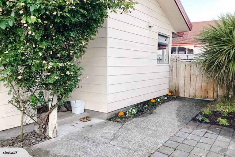 Photo of property in 8f2- Tulsa Grove, Totara Park, Upper Hutt, 5018