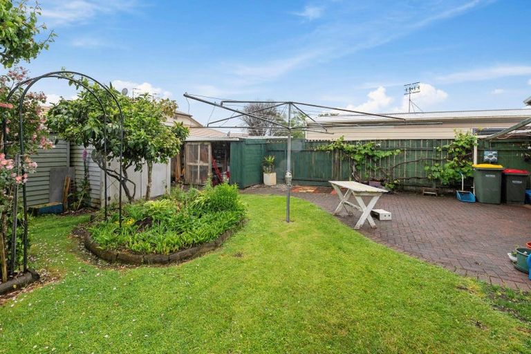 Photo of property in 60 Kawaha Point Road, Kawaha Point, Rotorua, 3010