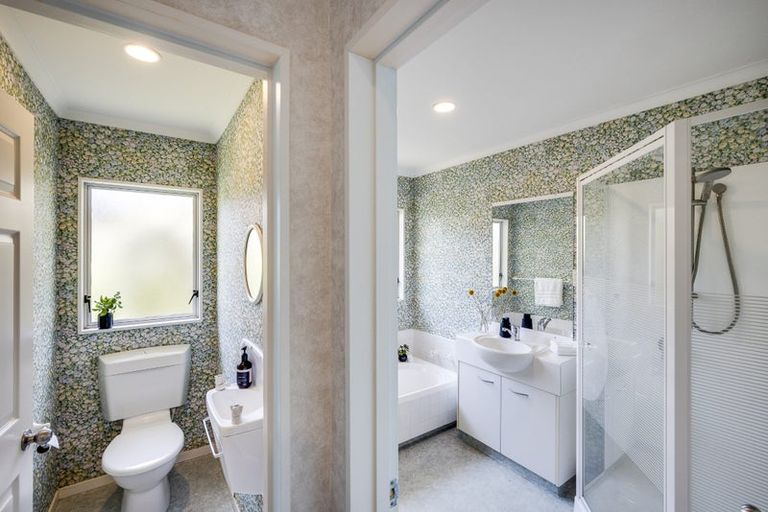 Photo of property in 76b Churchill Drive, Taradale, Napier, 4112