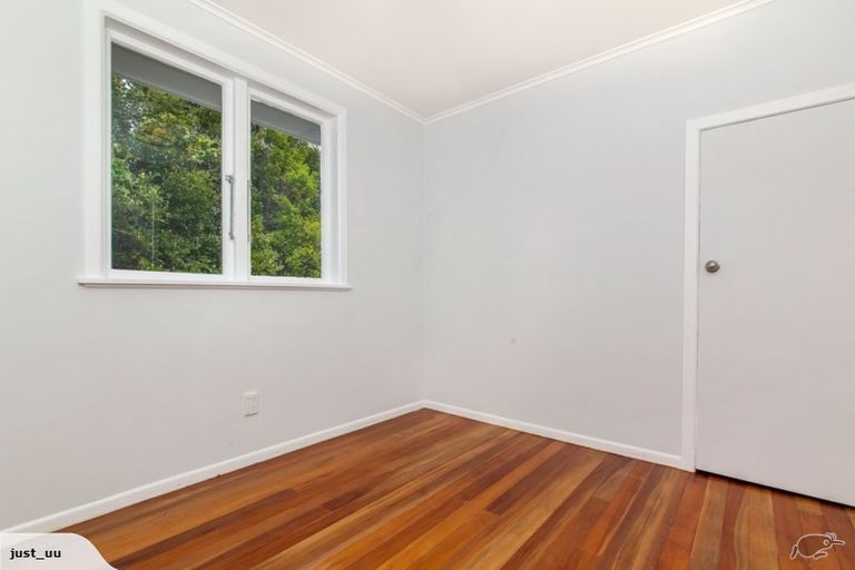 Photo of property in 26 Trojan Crescent, New Lynn, Auckland, 0600