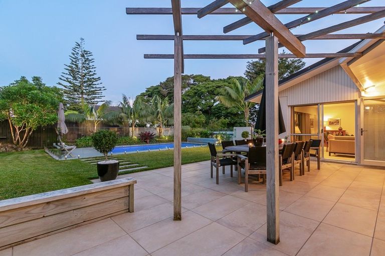 Photo of property in 11 Northgrove Avenue, Hillcrest, Auckland, 0627