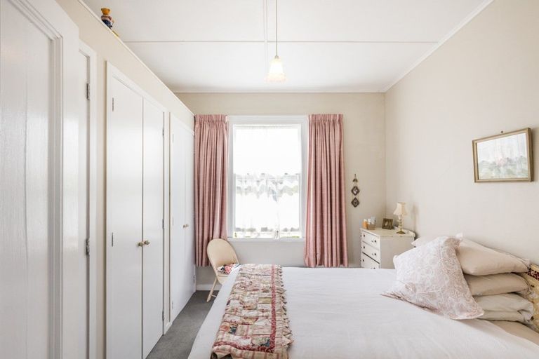 Photo of property in 89 Bridge Street, Bulls, 4818