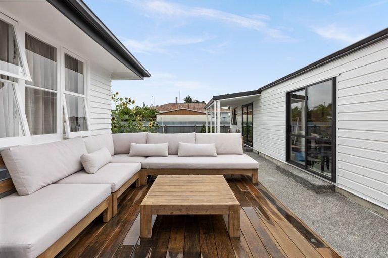 Photo of property in 6 Corbett Place, Onekawa, Napier, 4110