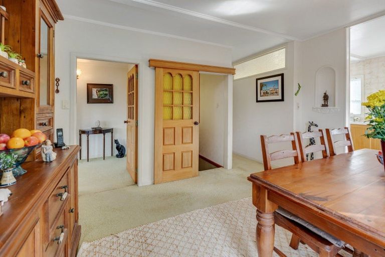 Photo of property in 67 Beach Road, Mellons Bay, Auckland, 2014