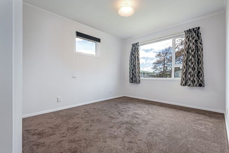 Photo of property in 18 Acacia Street, Kelvin Grove, Palmerston North, 4414