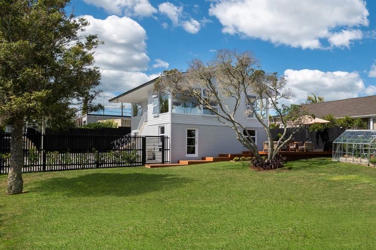 Photo of property in 122a Birkdale Road, Birkdale, Auckland, 0626