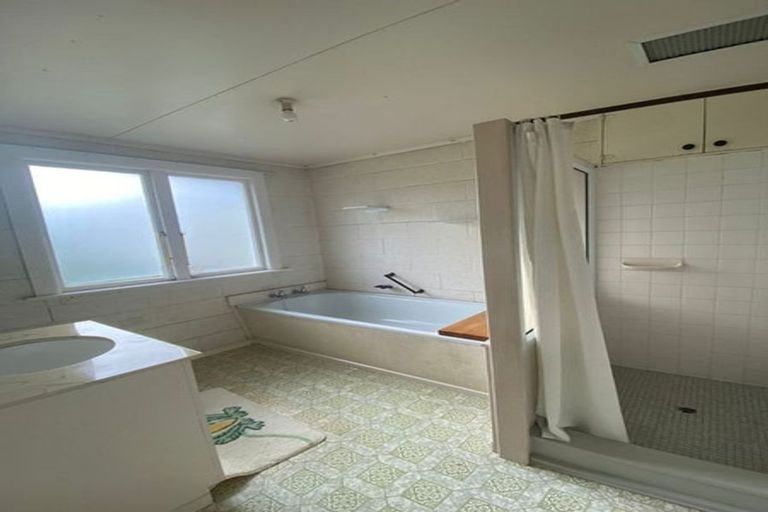 Photo of property in 20 Great South Road, Manurewa, Auckland, 2102
