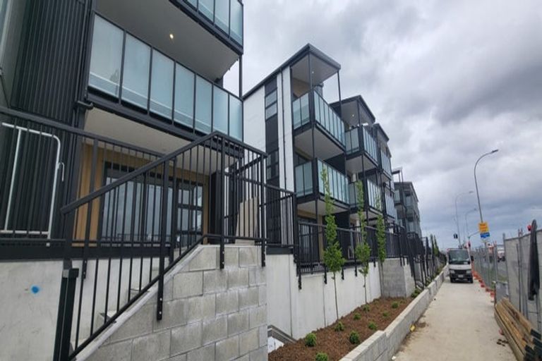 Photo of property in 301/30 Shortfin Place, Flat Bush, Auckland, 2019