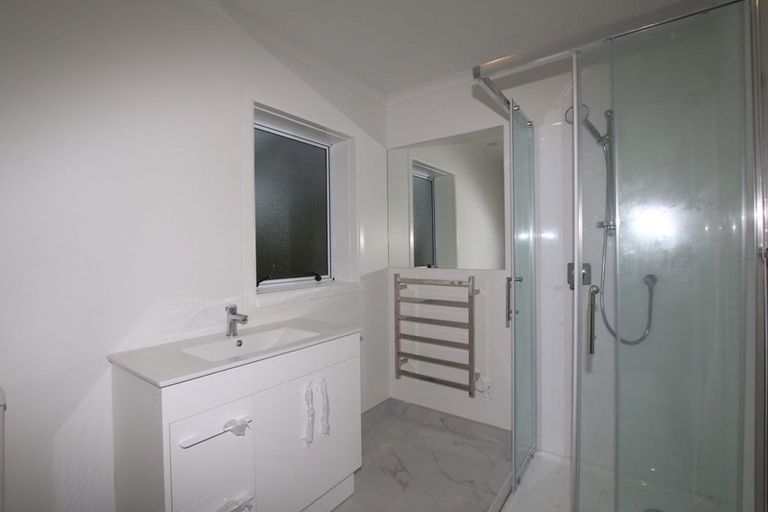 Photo of property in 306 Sunset Road, Windsor Park, Auckland, 0632