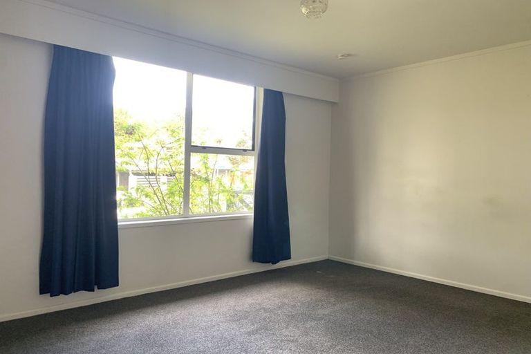 Photo of property in 33 Larchmont Grove, Totara Park, Upper Hutt, 5018